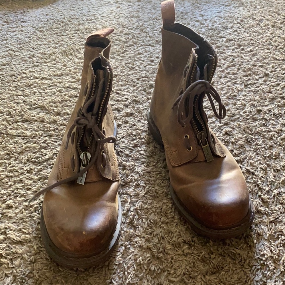 Brown Dr.Martens